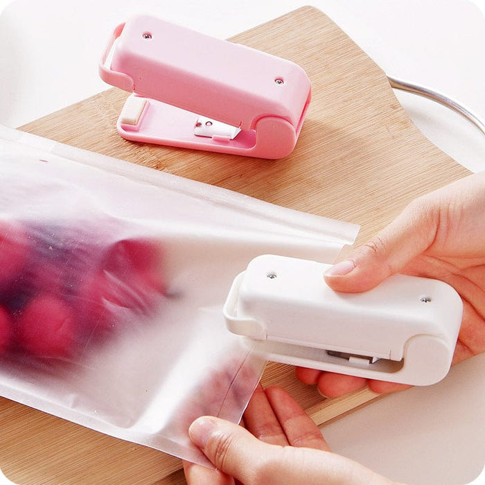 Portable Mini Sealer Home Heat Bag Plastic Food Snacks Bag Sealing Machine Food Packaging Kitchen Storage Bag Clips Wholesale